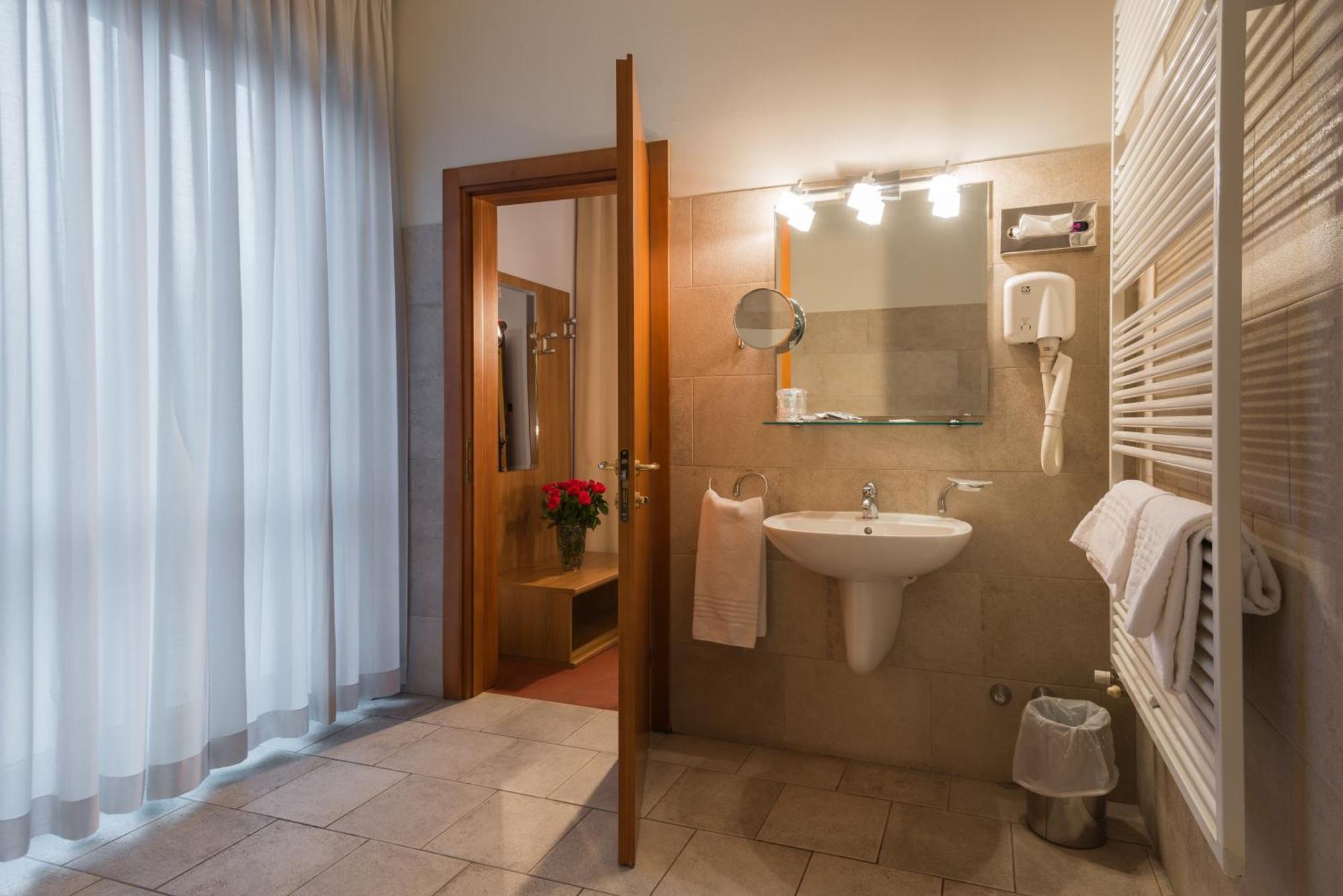 Hotel Lux Αλεξάνδρεια Εξωτερικό φωτογραφία