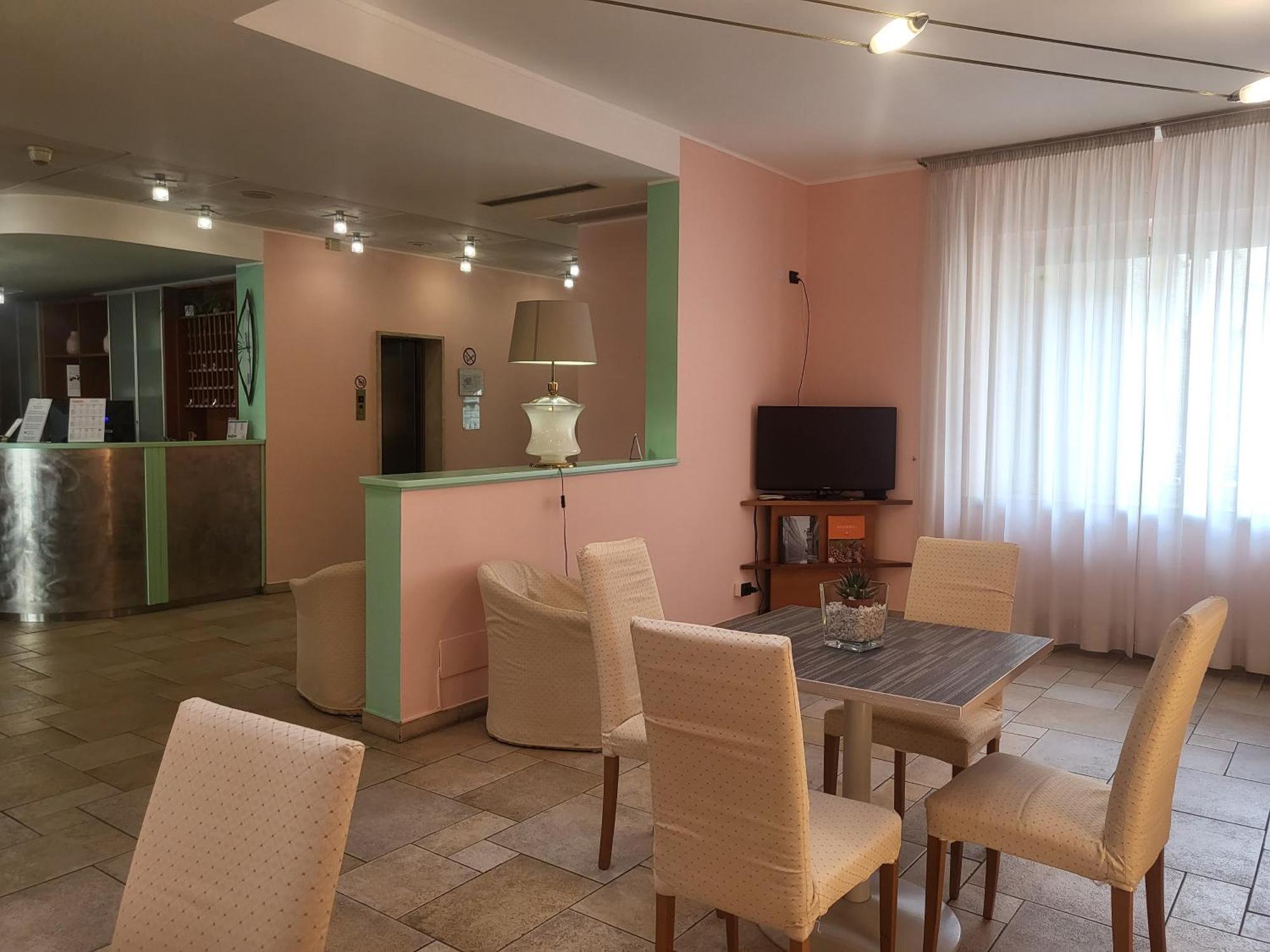 Hotel Lux Αλεξάνδρεια Εξωτερικό φωτογραφία