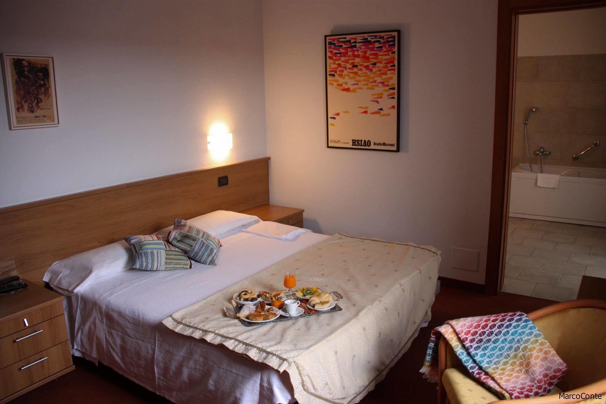 Hotel Lux Αλεξάνδρεια Εξωτερικό φωτογραφία